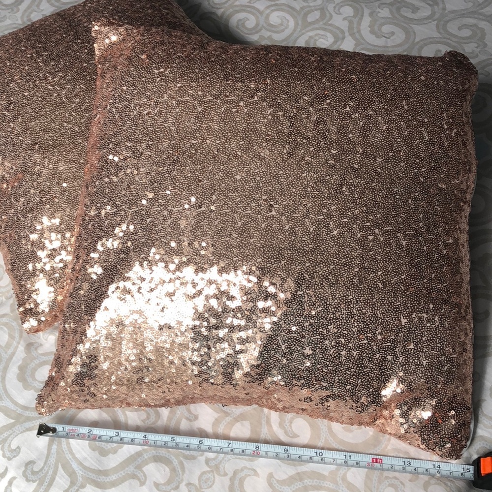 Rose gold sequin decorative pillows, set of 2 - Picture 2 of 2